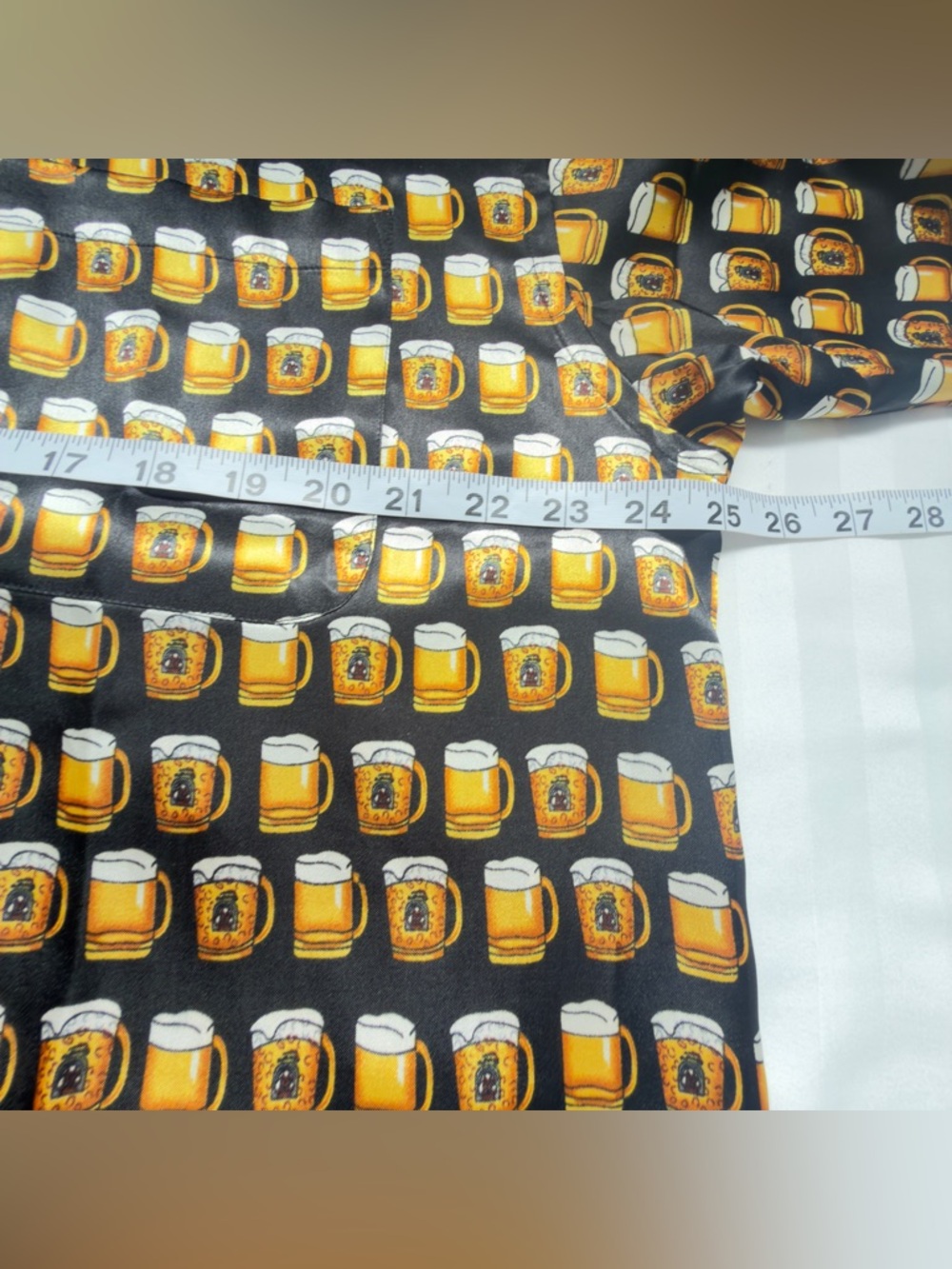 Casual Black Short-Sleeve Button-Down Shirt with Yellow Mug Print - Picture 5 of 12